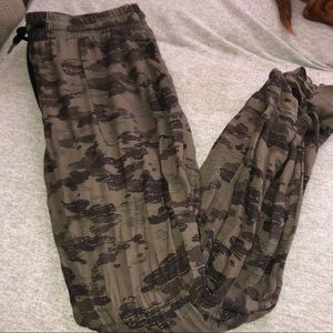 Jogger material camo